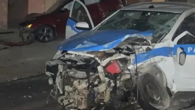 Маңғыстауда жасөспірім тізгіндеген жеңіл көлік полицияның қызметтік көлігіне соғылды