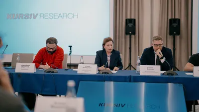 Дөңгелек үстел, экономистер, инфляция, баға, несие, бөліп төлеу  , сурет - Zakon.kz жаңалық 25.11.2025 17:28