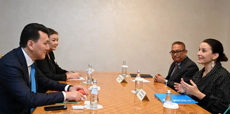 Мемлекеттік кеңесші ЮНИСЕФ аймақтық директоры Реджина Де Доминичиспен кездесті