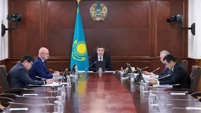 Олжас Бектенов "Бәйтерек" Ұлттық басқарушы холдингі" АҚ директорлар кеңесінің отырысын өткізді. Отырыста холдингтің әрі қарайғы трансформациясы талқыланды. Бұл шара Мемлекет басшысының нақты секторды қолдауды күшейту және инвестиция тарту жөніндегі тапсырмалары аясында өтті, деп хабарлайды Zakon.kz., сурет - Zakon.kz жаңалық 26.11.2025 14:27