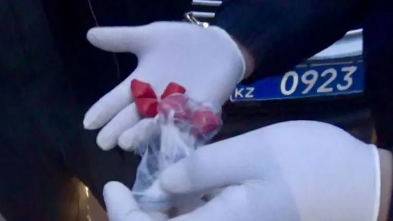 Павлодарда магнит арқылы есірткіні жасырын қойып жүрген күдікті ұсталды