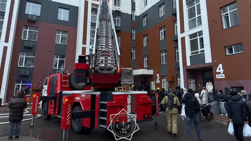 Қарағандыда көпқабатты тұрғын үйден өрт шығып, 35 адам эвакуацияланды