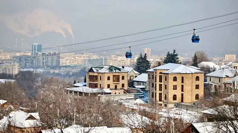 Алматыда қар жауып, қашан күн күрт суытатыны айтылды