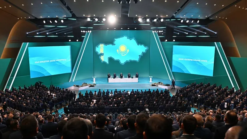 Президент: Ауыл әкімдері міндетті түрде білікті маман болуға тиіс