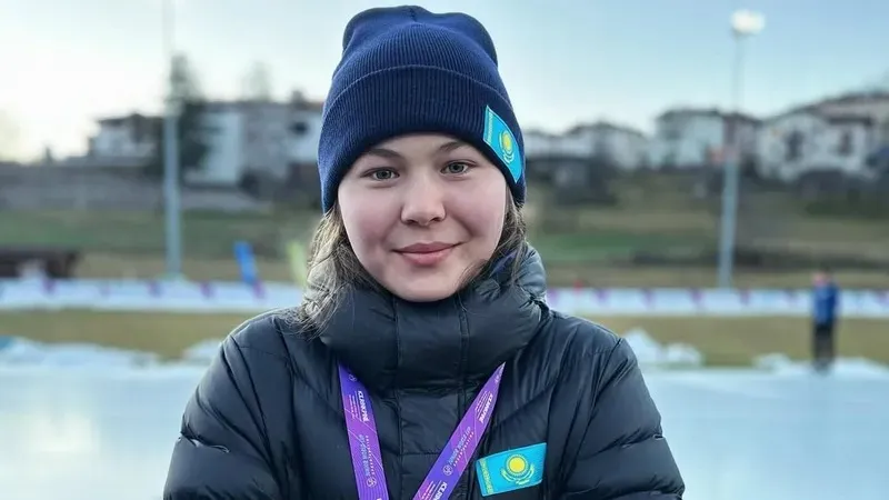 Қазақстандық бойжеткен конькимен жүгіруден Әлем Кубогында ерекше өнер көрсетіп, екі мәрте тұғырдан көрінді