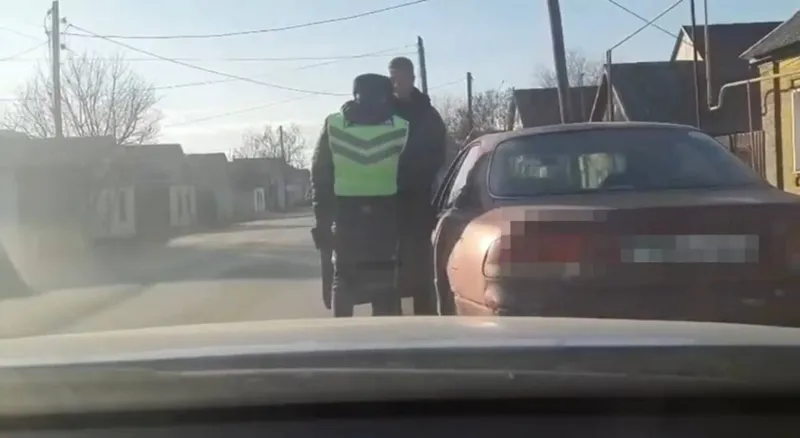 Оралда есірткіге мас күйдегі жүргізуші баласын мектептен алуға бара жатқанда ұсталды