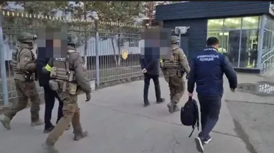 Оралда жеке үйлерден ұрлық жасады деген күдікпен ер адам ұсталды, сурет - Zakon.kz жаңалық 02.12.2025 20:04