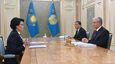 Президент қабылдауы, Ақорда, Тоқаев, Светлана Жақыпова, Еңбек және әлеуметтік қорғау министрлігі, сурет - Zakon.kz жаңалық 03.12.2025 17:31