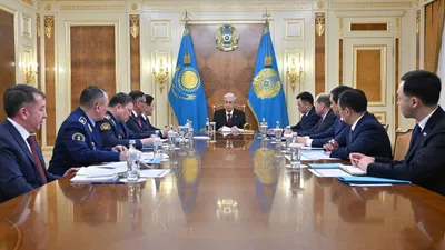 Президент Қасым-Жомарт Тоқаевтың төрағалығымен Қарулы Күштердегі, басқа да әскерлер мен әскери құрылымдардағы әскери және құқықтық тәртіп мәселелері бойынша кеңес өтті., сурет - Zakon.kz жаңалық 03.12.2025 16:31