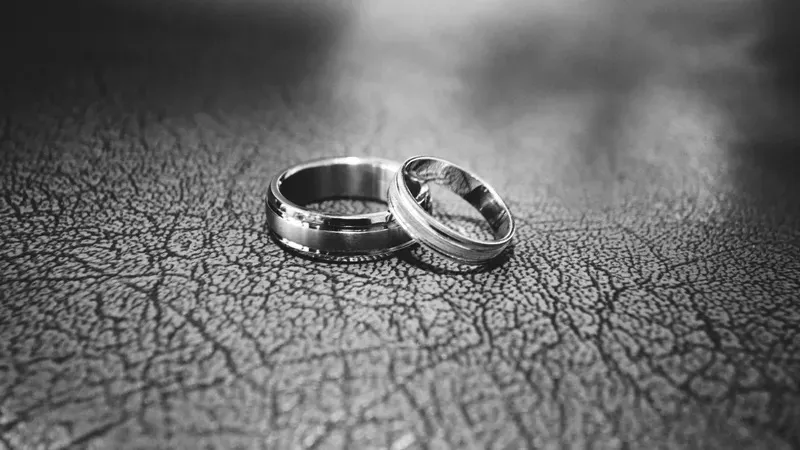 Үндістанда бойжеткен сүйіктісінің мәйітімен "неке қию рәсімін" өткізді