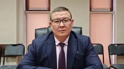 Бүгін, 4 желтоқсанда, сағат 12:45-те Алматыда жер сілкінісі болды. Оңтүстік астанада сезілген жерасты дүмпулерінен кейін қала тұрғындары мен қонақтары кеңселерден, ғимараттардан, сауда орталықтарынан жаппай сыртқа шығып, эвакуацияланды. Метрополитен де уақытша жұмысын тоқтатты.  Зілзала ошағы Алматыдан оңтүстік-шығысқа қарай 277 шақырым қашықтықта орналасқан. Дүмпулер тек Алматыда ғана емес, Қазақстанның ондаған елді мекенінде сезілді., сурет - Zakon.kz жаңалық 04.12.2025 16:23