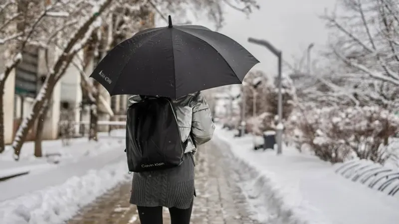 "Қалың қар түсіп, күн суытады". Алматы бойынша алдағы жеті күнге арналған ауа райы болжамы