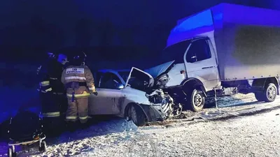 Ақмолада жол апатынан екі жасөспірім мен әйел зардап шекті: нәзік жанды майысқан көлік ішінде қалып қойған, сурет - Zakon.kz жаңалық 08.12.2025 11:03