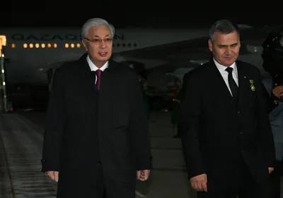 Тоқаев Ашхабадқа барды, сурет - Zakon.kz жаңалық 11.12.2025 22:42