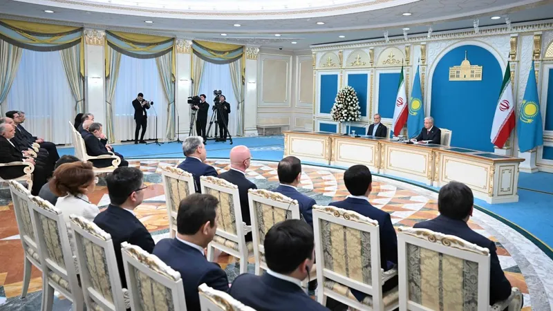 Қасым-Жомарт Тоқаев пен Масуд Пезешкиан бірлескен мәлімдеме жасады