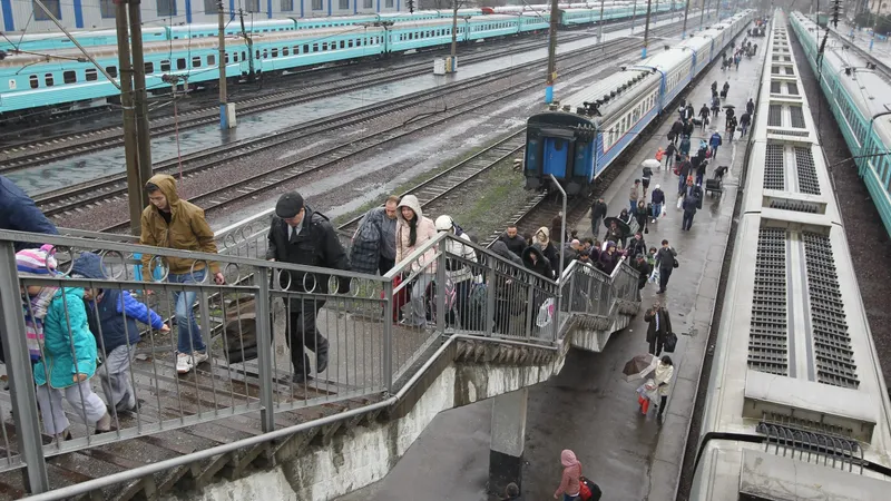 Алматыда пойызда 52 адам уланды: қылмыстық іс қозғалды