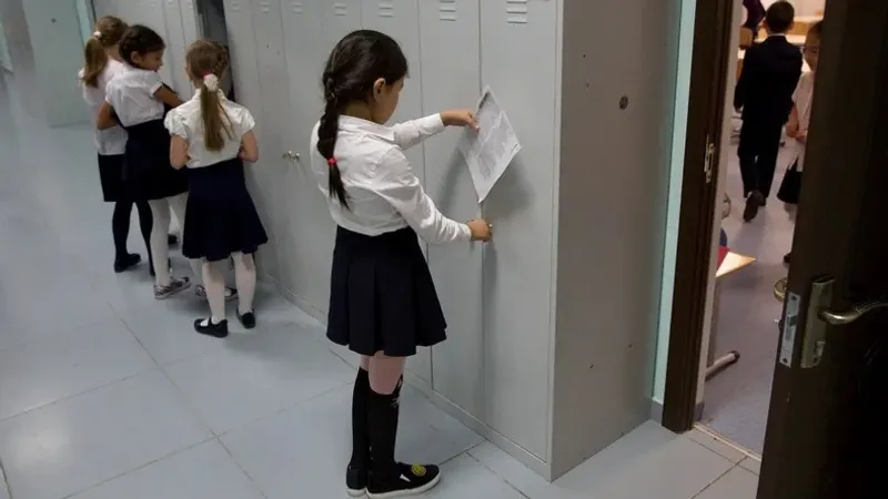 Атырауда барлық оқушы ертең онлайн оқитын болады