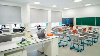 Мемлекет басшысының тапсырмасына сәйкес жүзеге асырылып жатқан "Келешек мектеп" ұлттық жобасы елордадағы білім беру саласын дамытуда маңызды рөл атқарып келеді., сурет - Zakon.kz жаңалық 16.12.2025 12:45