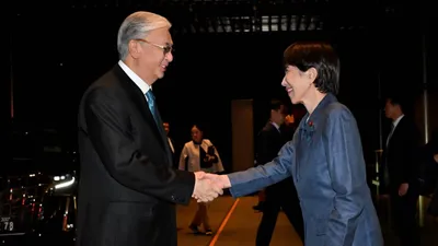 Жапонияға ресми сапары аясында Қазақстан Президенті Қасым-Жомарт Тоқаевты Токио қаласында Жапония Премьер-министрінің офисінде салтанатты қарсы алу рәсімі ұйымдастырылды., сурет - Zakon.kz жаңалық 18.12.2025 15:19