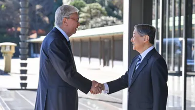 Мемлекет басшысы Жапония Императорының сарайына келді  Президент Қасым-Жомарт Тоқаевты Император Нарухито қарсы алды., сурет - Zakon.kz жаңалық 18.12.2025 08:20