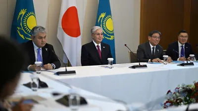 Президент Қасым-Жомарт Тоқаев Тошиаки Эндо бастаған Жапония Парламентінің Қазақстанмен достық лигасы мүшелерімен кездесу өткізді., сурет - Zakon.kz жаңалық 18.12.2025 13:16