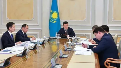 Мемлекеттік кеңесші Ерлан Қариннің төрағалығымен Шетелде кадрлар даярлау жөніндегі республикалық комиссияның кезекті отырысы өтті., сурет - Zakon.kz жаңалық 25.12.2025 13:25