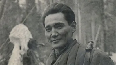 Бауыржан Момышұлына , сурет - Zakon.kz жаңалық 25.12.2025 16:51