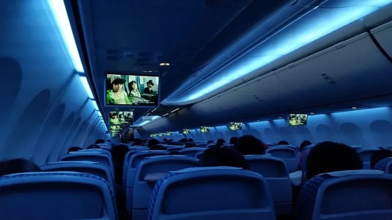 Пойыздар және ұшақтарда интернет қашан пайда болады – министр жауабы