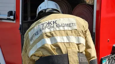 Өрт, Алматы, Сарыарқа ауданы, үш қабатты ғимарат, сурет - Zakon.kz жаңалық 28.12.2025 10:47