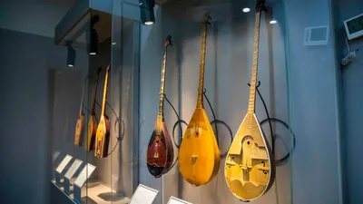 Қостанай облысының тұрғыны Димаштың мексикалық жанкүйеріне сәлемдеме ретінде домбыра салып жіберді , сурет - Zakon.kz жаңалық 30.12.2025 13:35