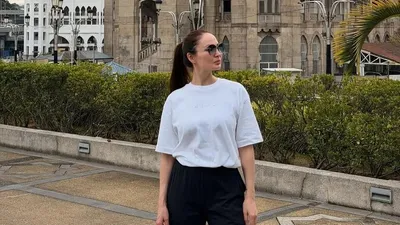 Жұлдыз Әбдукәрімованың жаңа жылдық құттықтауы оқырмандары арасында қызу талқыға түсті: "Қайрат қайда?", сурет - Zakon.kz жаңалық 31.12.2025 13:48