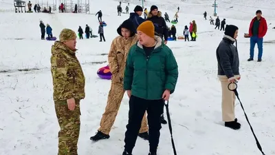 Мерекелік күндері Қазақстан Республикасының Төтенше жағдайлар министрлігі халық көп жиналатын демалыс орындарында – таулы аймақтарда және сырғанауға арналған төбелерде алдын алу шараларын жүргізіп жатыр, деп хабарлайды Zakon.kz., сурет - Zakon.kz жаңалық 03.01.2026 15:25