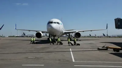 Рейс, баласы бар ер адам, Алматы – Астана, ресми түсініктеме, FlyArystan, сурет - Zakon.kz жаңалық 07.01.2026 13:30