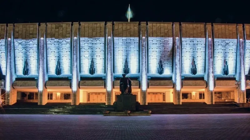 Мәдениет министрлігі Әуезов театрының реконструкциясы туралы ақпаратқа түсініктеме берді