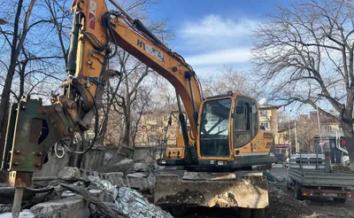 Алматының орталық бөлігінде аяқталмаған құрылыс нысаны бұзылды, сурет - Zakon.kz жаңалық 09.01.2026 17:33