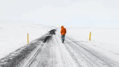 Тас жол, Жетісу облысы, жеңіл көлік, бұзылу, екі адам, эвакуация, сурет - Zakon.kz жаңалық 10.01.2026 12:23