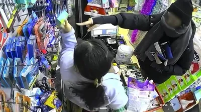 Алматыда жалған түбіртектермен алаяқтық жасаған күдікті ұсталды, сурет - Zakon.kz жаңалық 15.01.2026 17:33