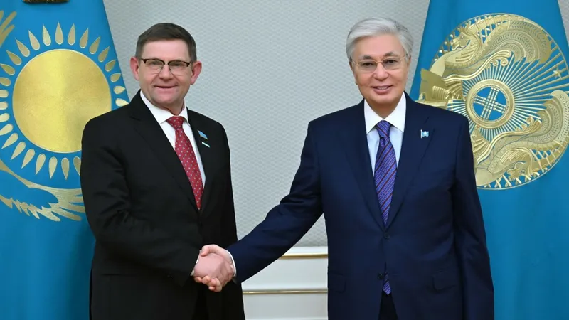 Мемлекет басшысы депутат Сергей Пономаревті қабылдады