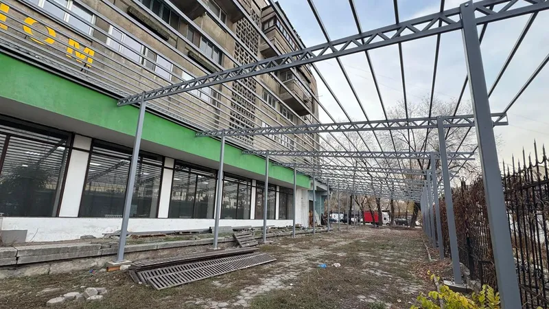 Алматыда тағы бір заңсыз құрылыс нысаны сүрілді