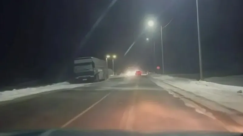 Ақтөбе облысында дизельмен жүретін халықаралық автобус жолда қалып кетті