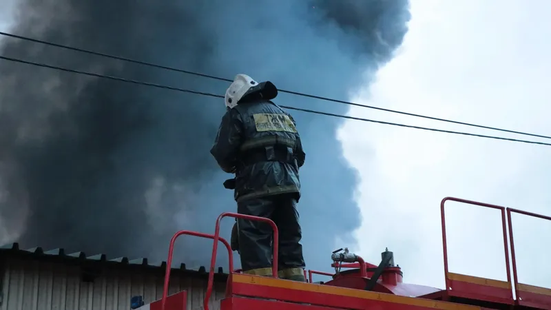 Астанада көпқабатты тұрғын үйдегі өрт кезінде 23 адам эвакуацияланды