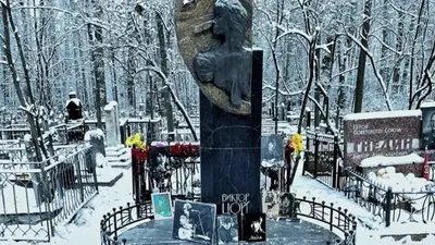 Ресейлік әйел Виктор Цойдың қабірінің басында көз жұмды, сурет - Zakon.kz жаңалық 20.01.2026 11:49