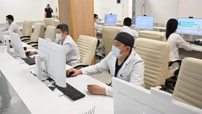 Алматы әкімі Дархан Сатыбалды жұмыс сапары барысында қаладағы медициналық ұйымдарды жаңғырту жұмыстарының барысымен танысты., сурет - Zakon.kz жаңалық 21.01.2026 09:41