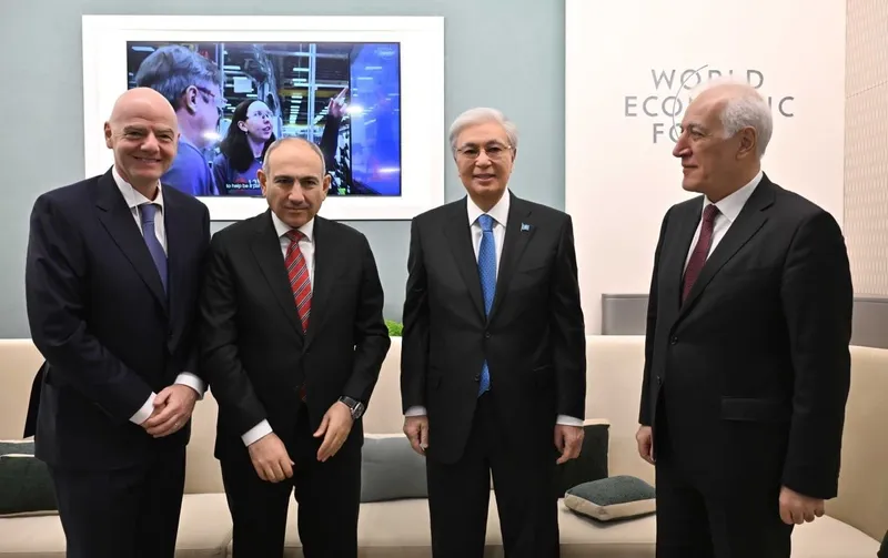 Армения премьер-министрі, ФИФА президенті: Тоқаев Давоста кімдермен кездесті