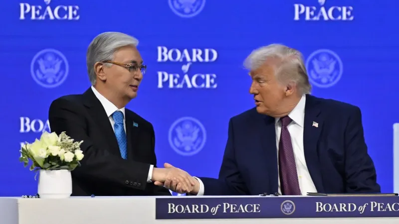 Мемлекет басшысы Бейбітшілік кеңесінің Жарғысына қол қойды: Ақорда видео жариялады