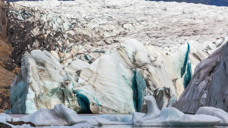 Алматыда ең танымал мұздықтардың біріне кіруге шектеу қойылды