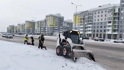 Астанада алғашқы қар жауған сәттен бері қаланың коммуналдық қызметтері тәулік бойы қар күреу жұмыстарын жүргізіп келеді. Қыс мезгілі басталғалы бері қала аумағынан жалпы 3 млн 78 мың текше метр қар шығарылған, деп хабарлайды қала әкімдігінің ресми сайты., сурет - Zakon.kz жаңалық 23.01.2026 11:13
