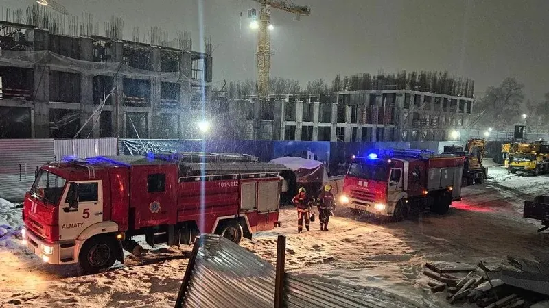 Алматыда жалдамалы жұмысшылар тұрып жатқан контейнер қызыл жалынға оранды