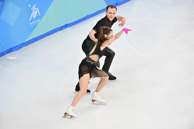 Қазақстандық мәнерлеп сырғанаушылар Төрт құрлық чемпионатында 12-орынды иеленді