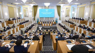 Конституциялық реформаның негізгі бөлімдері талқыға түсті , сурет - Zakon.kz жаңалық 26.01.2026 11:19